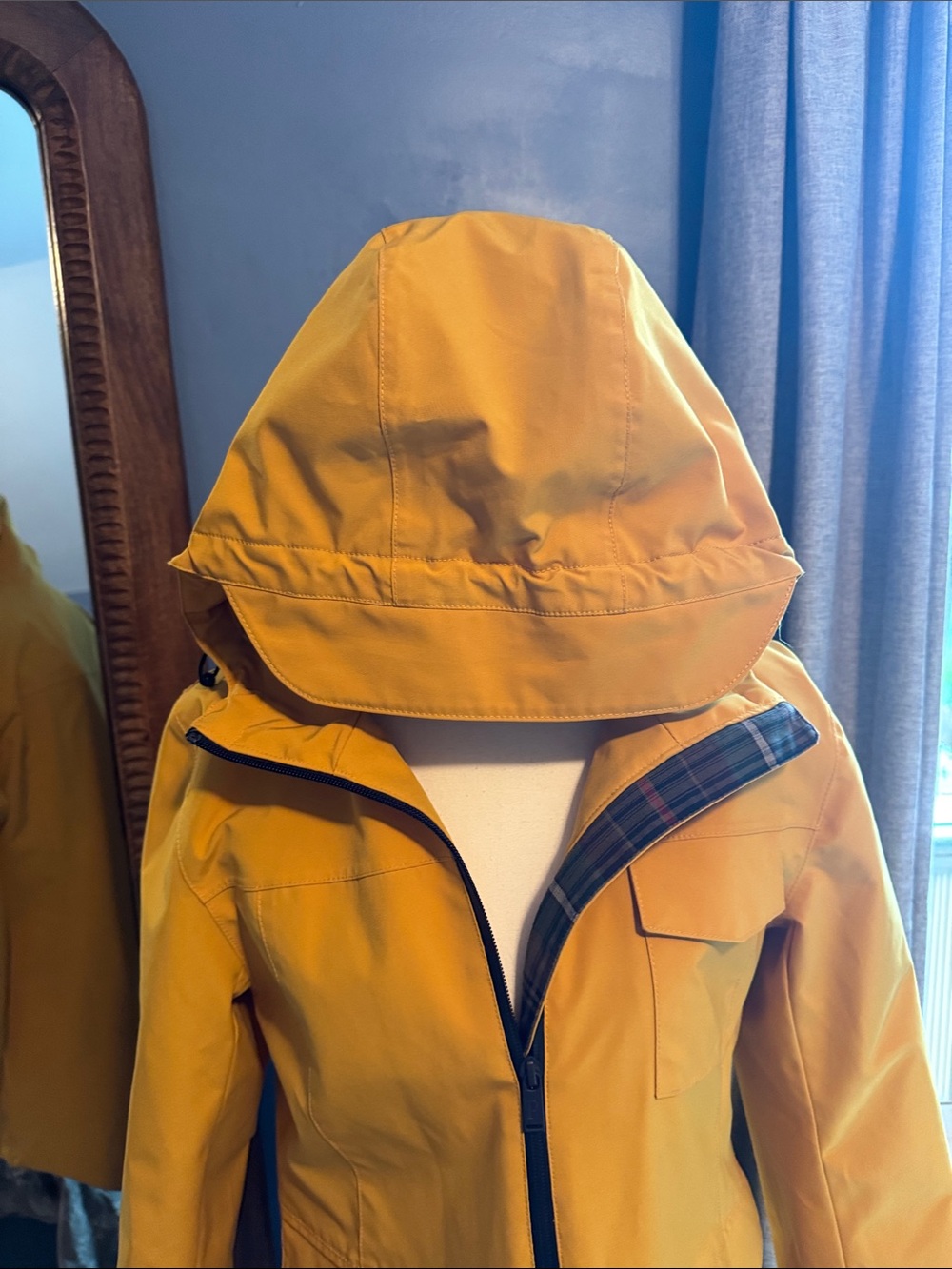 Pendleton Yellow Hooded Rain Jacket - Picture 4 of 9